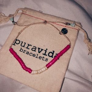 🤍 Limited Edition Pura Vida bracelet